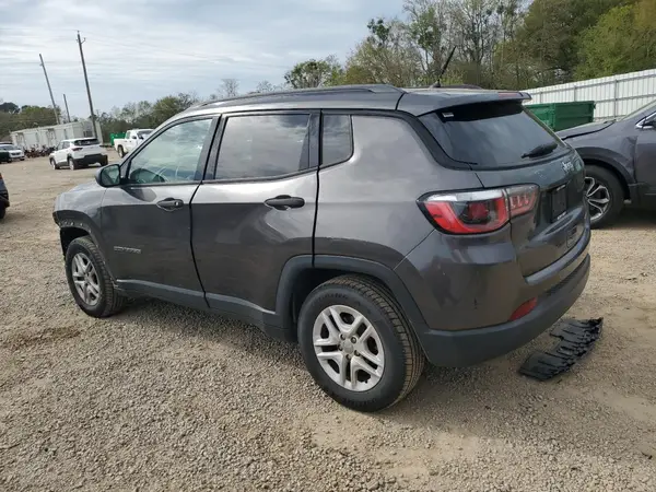 3C4NJCAB7JT136974 2018 JEEP COMPASS - Image 2