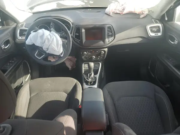 3C4NJCAB7JT139969 2018 JEEP COMPASS - Image 8