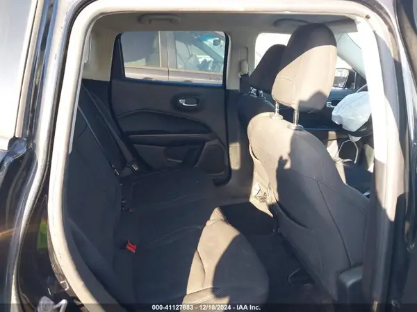 3C4NJCAB7JT204125 2018 JEEP COMPASS - Image 8