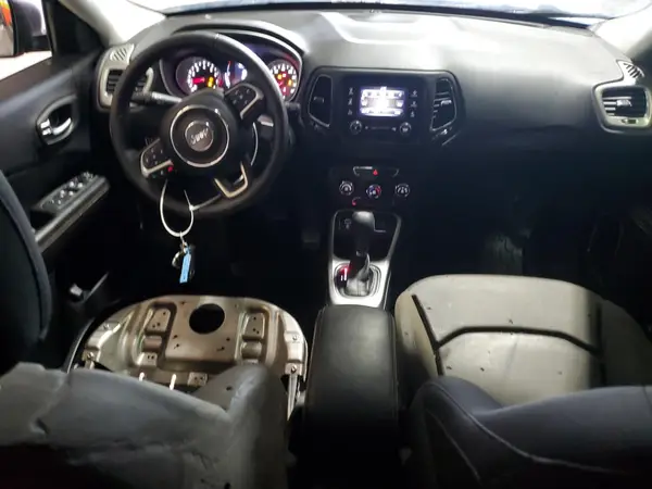 3C4NJCAB7JT240638 2018 JEEP COMPASS - Image 8