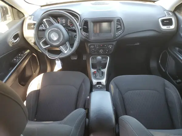 3C4NJCAB7JT318870 2018 JEEP COMPASS - Image 8