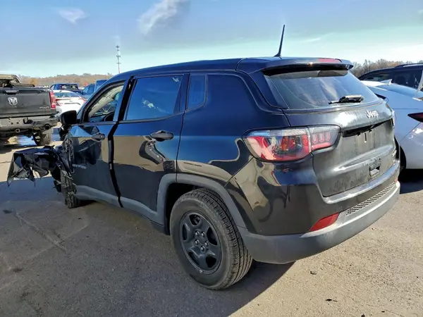 3C4NJCAB7JT374694 2018 JEEP COMPASS - Image 2