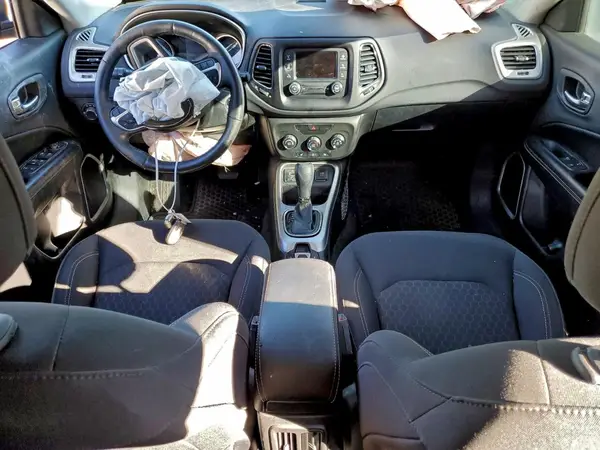 3C4NJCAB7JT374694 2018 JEEP COMPASS - Image 8