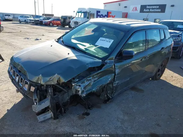 3C4NJCAB7LT117697 2020 JEEP COMPASS - Image 2