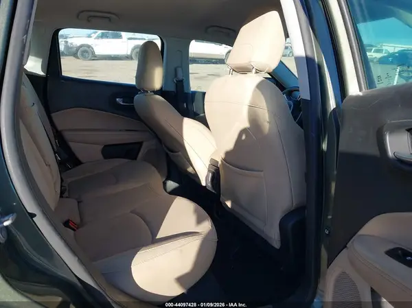3C4NJCAB7LT117697 2020 JEEP COMPASS - Image 8