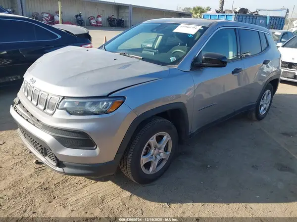 3C4NJCAB7NT136995 2022 JEEP COMPASS - Image 2