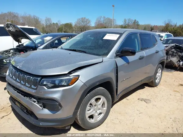 3C4NJCAB7NT217818 2022 JEEP COMPASS - Image 2