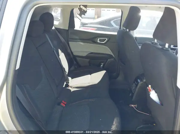 3C4NJCAB7NT217818 2022 JEEP COMPASS - Image 8