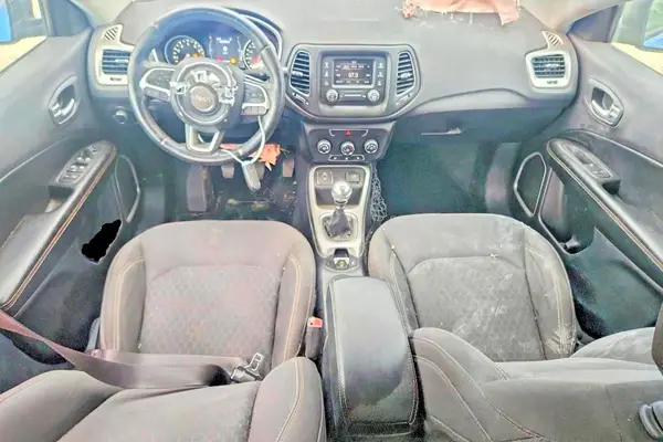 3C4NJCAB8HT672939 2017 JEEP COMPASS - Image 8