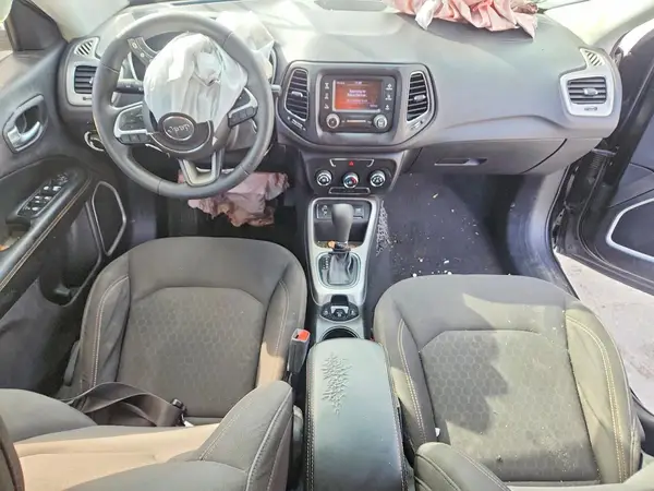 3C4NJCAB8JT102283 2018 JEEP COMPASS - Image 8