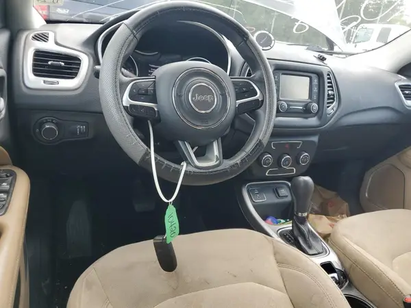 3C4NJCAB8JT255066 2018 JEEP COMPASS - Image 8