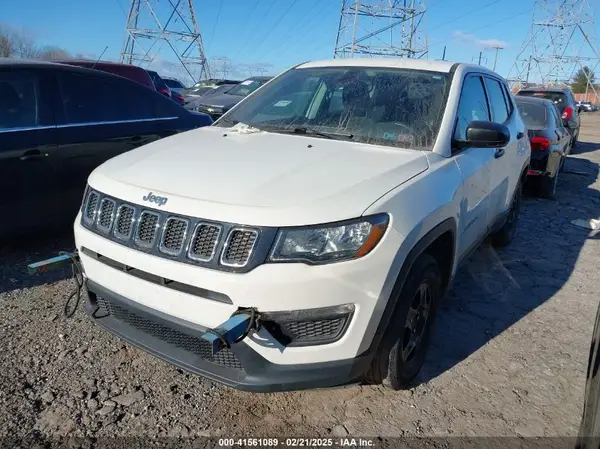 3C4NJCAB8JT263412 2018 JEEP COMPASS - Image 2