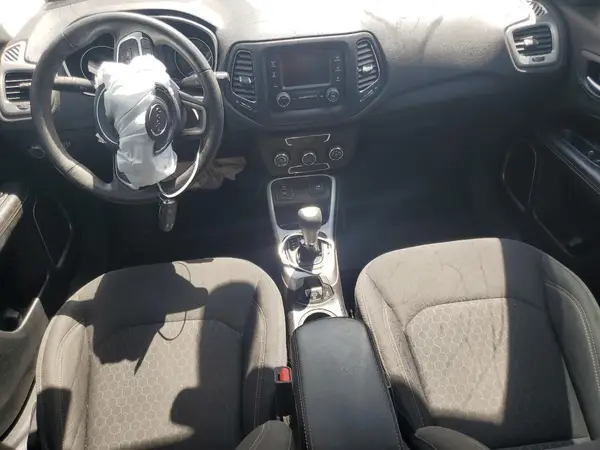 3C4NJCAB8JT327657 2018 JEEP COMPASS - Image 8