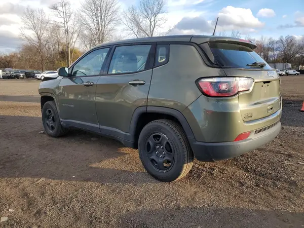 3C4NJCAB8JT409596 2018 JEEP COMPASS - Image 2