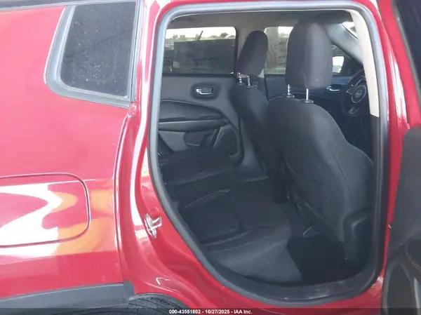 3C4NJCAB8JT471578 2018 JEEP COMPASS - Image 8