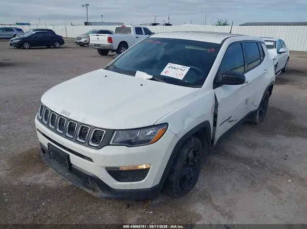 3C4NJCAB8KT726425 2019 JEEP COMPASS - Image 2