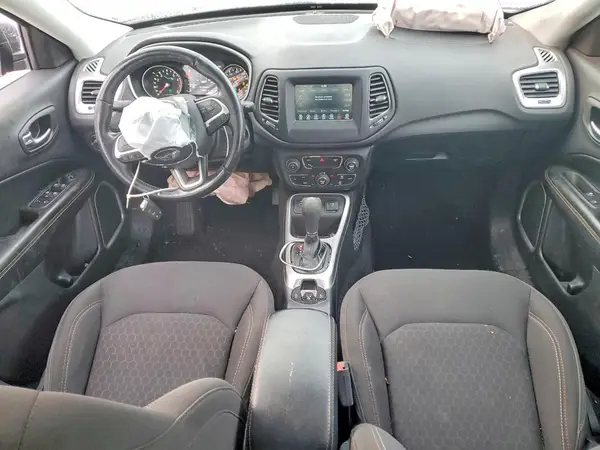 3C4NJCAB8KT838240 2019 JEEP COMPASS - Image 8
