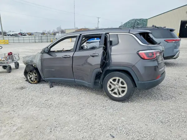 3C4NJCAB8LT124903 2020 JEEP COMPASS - Image 2