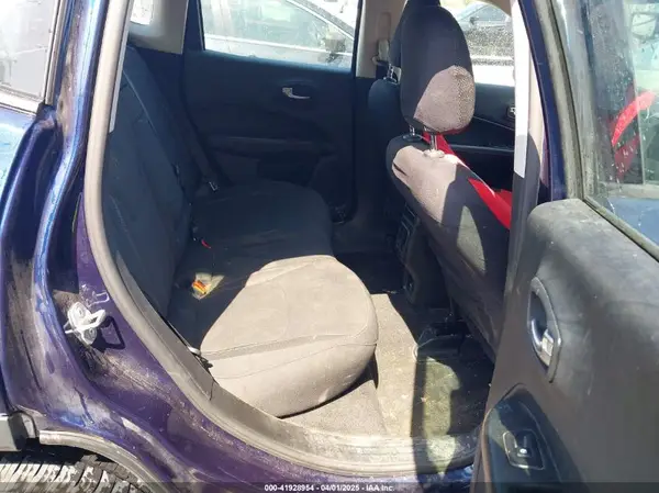 3C4NJCAB8LT136064 2020 JEEP COMPASS - Image 8