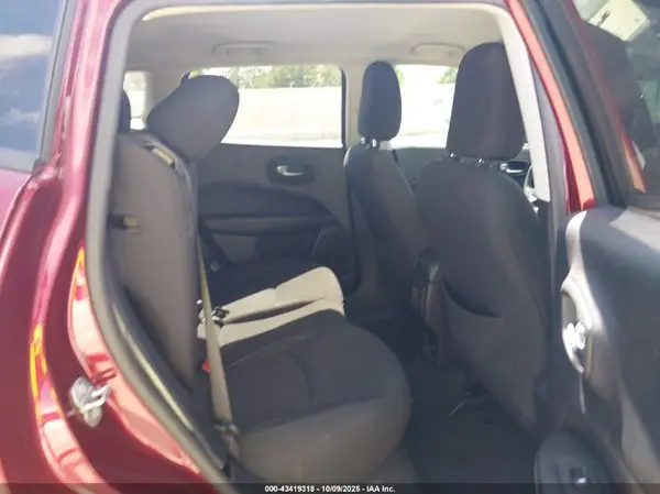 3C4NJCAB8LT243082 2020 JEEP COMPASS - Image 8