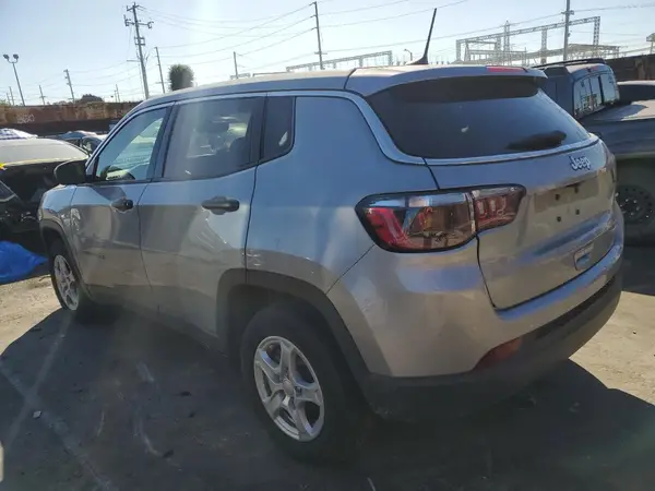 3C4NJCAB8NT164241 2022 JEEP COMPASS - Image 2