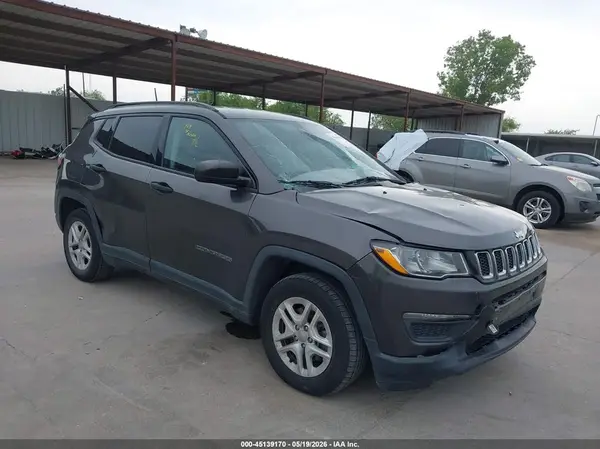 3C4NJCAB9JT137804 2018 JEEP COMPASS - Image 1