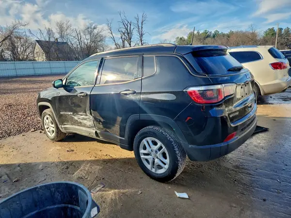 3C4NJCAB9JT226661 2018 JEEP COMPASS - Image 2