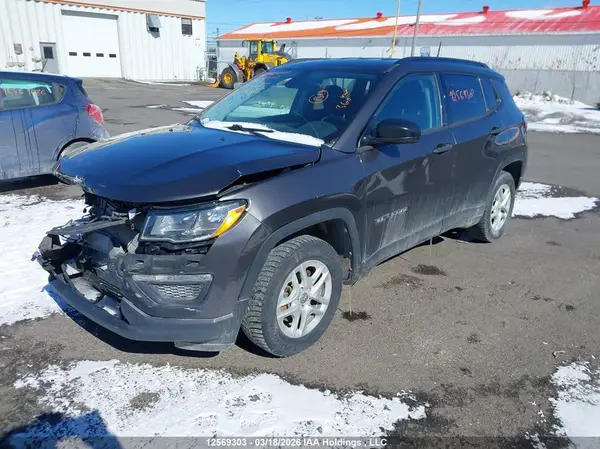 3C4NJCAB9JT271521 2018 JEEP COMPASS - Image 2