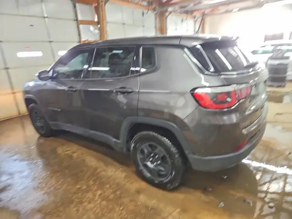 3C4NJCAB9JT286133 2018 JEEP COMPASS - Image 2