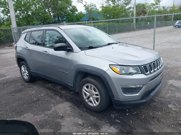 3C4NJCAB9JT318935 2018 JEEP COMPASS - Image 1