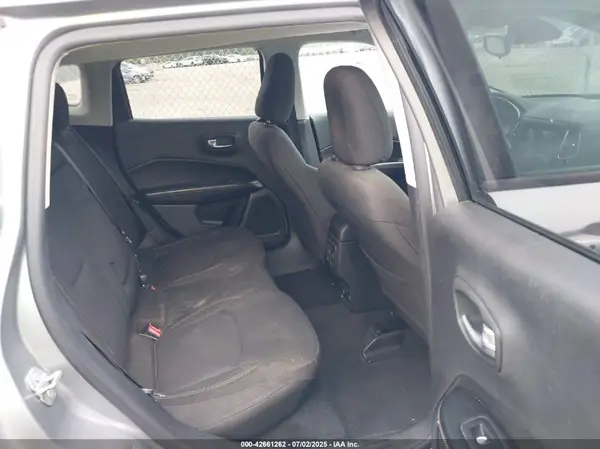3C4NJCAB9JT318935 2018 JEEP COMPASS - Image 8