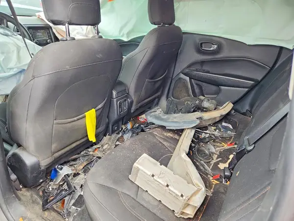 3C4NJCAB9JT330227 2018 JEEP COMPASS - Image 8