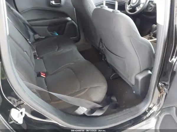 3C4NJCAB9JT345343 2018 JEEP COMPASS - Image 8