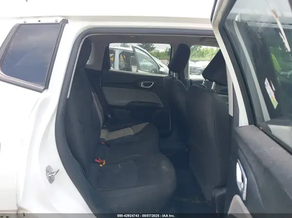 3C4NJCAB9NT224897 2022 JEEP COMPASS - Image 8