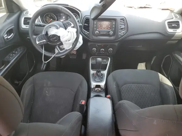 3C4NJCABXJT105430 2018 JEEP COMPASS - Image 8