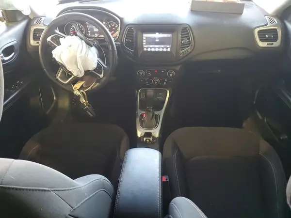 3C4NJCABXJT133552 2018 JEEP COMPASS - Image 8
