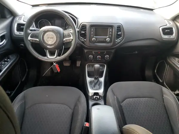 3C4NJCABXJT215037 2018 JEEP COMPASS - Image 8