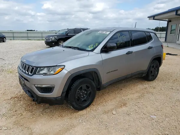 3C4NJCABXJT226961 2018 JEEP COMPASS - Image 1