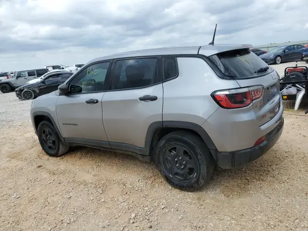 3C4NJCABXJT226961 2018 JEEP COMPASS - Image 2