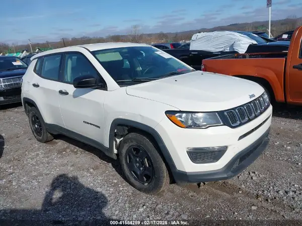 3C4NJCABXJT263332 2018 JEEP COMPASS - Image 1