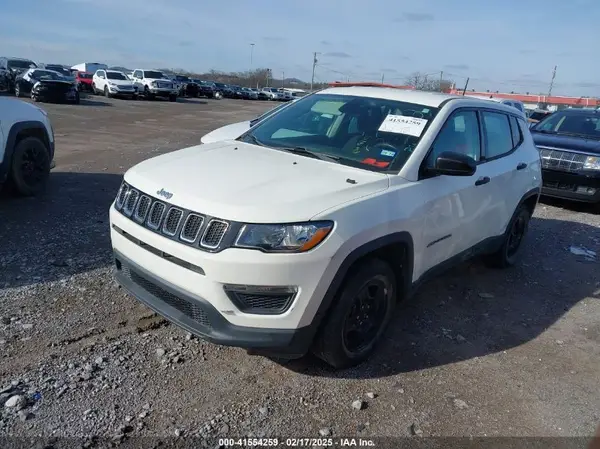 3C4NJCABXJT263332 2018 JEEP COMPASS - Image 2