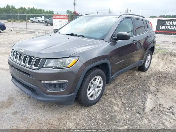 3C4NJCABXJT271687 2018 JEEP COMPASS - Image 2