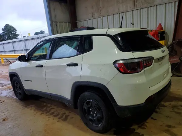 3C4NJCABXJT318197 2018 JEEP COMPASS - Image 2