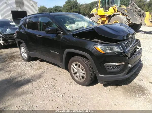 3C4NJCABXJT326364 2018 JEEP COMPASS - Image 1