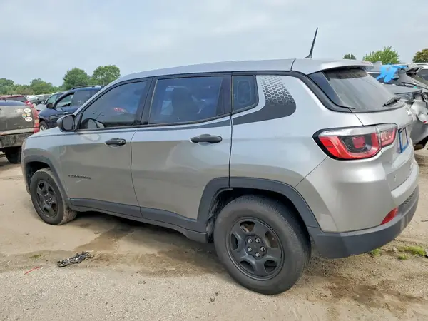3C4NJCABXJT374804 2018 JEEP COMPASS - Image 2