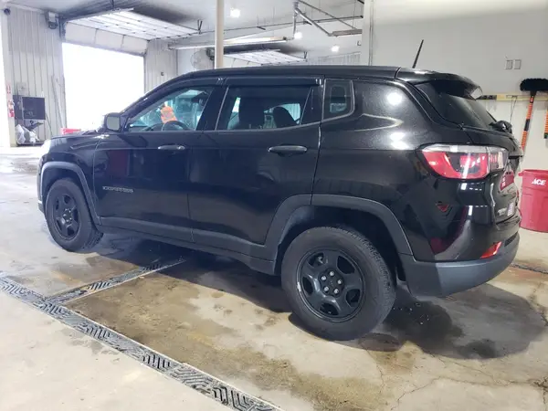3C4NJCABXJT411530 2018 JEEP COMPASS - Image 2