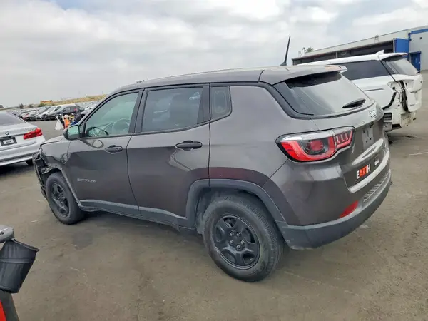 3C4NJCABXJT461599 2018 JEEP COMPASS - Image 2