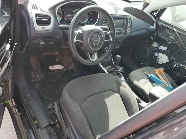 3C4NJCABXJT495414 2018 JEEP COMPASS - Image 8