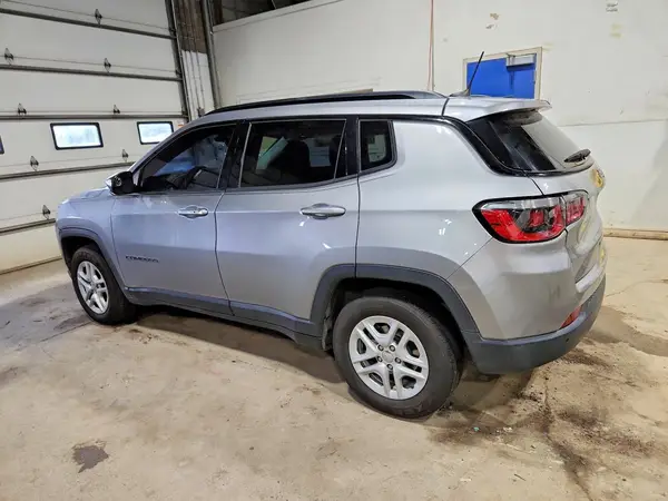 3C4NJCABXJT502748 2018 JEEP COMPASS - Image 2