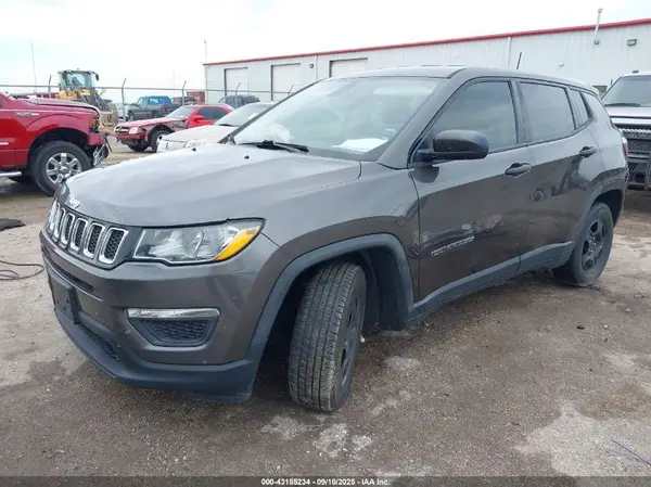 3C4NJCABXKC685912 2019 JEEP COMPASS - Image 2